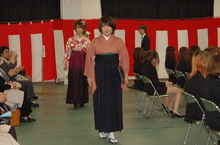 一人ひとりさまざまな思いを胸に、卒業生の入場です。